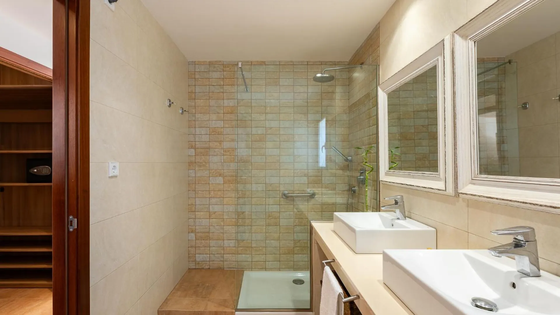 New! Villa Can Vinyes San Antonio  0*, San Antonio (Ibiza)